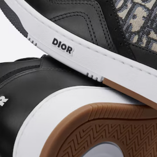 B27 Low-Top Sneaker